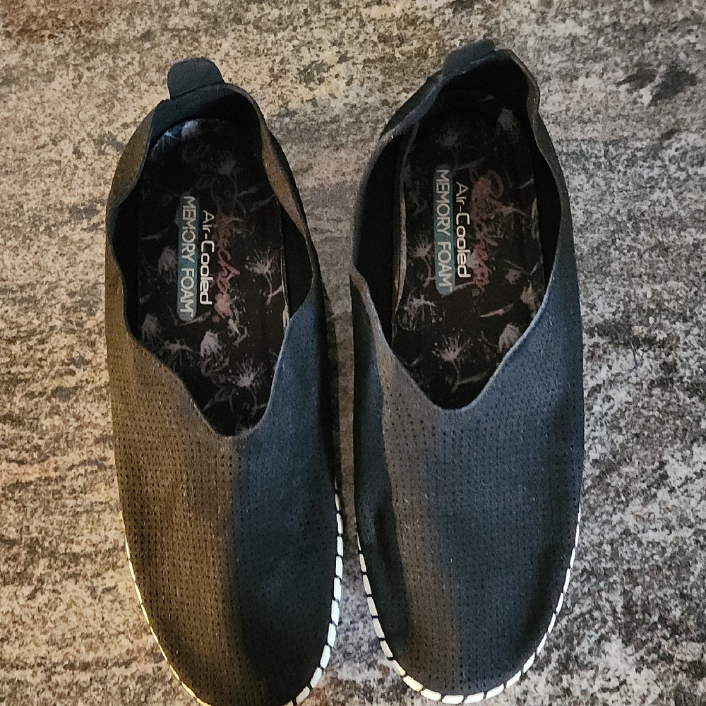 Skechers Black Flats with White Sole